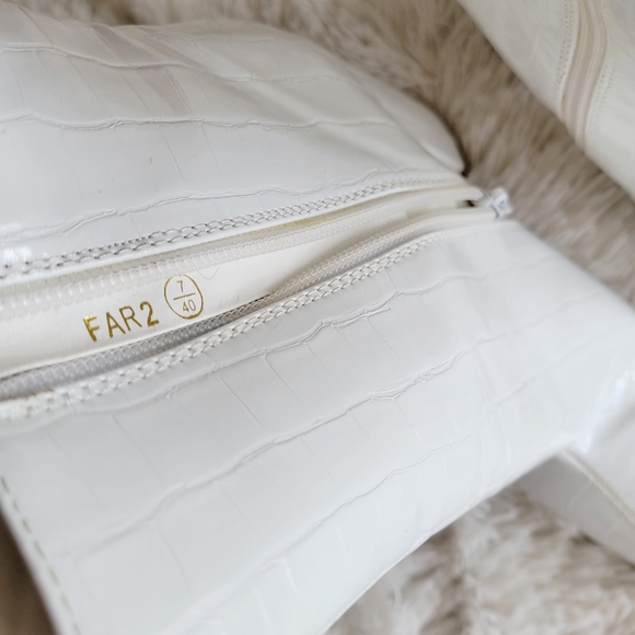 PrettyLittleThing White Faux Snakeskin Print Ankle Boots - Picture 9 of 11